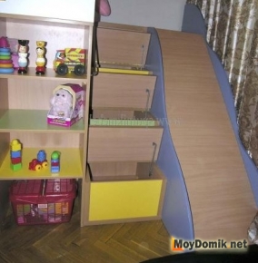 Детская горка в комнате